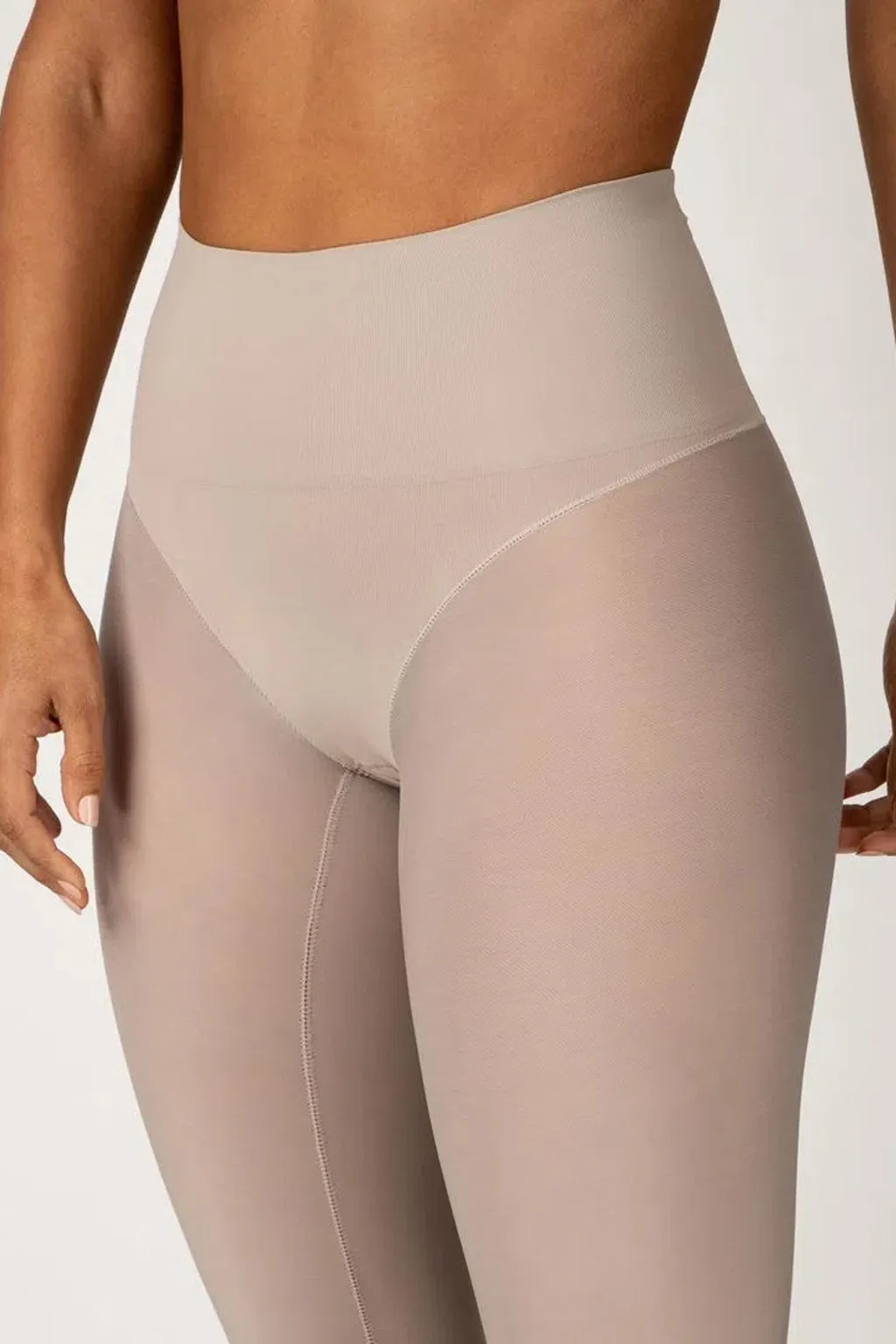 CAPRI Invisible Control Trousers Modeling Shapewear with Strong compression on the abdomen