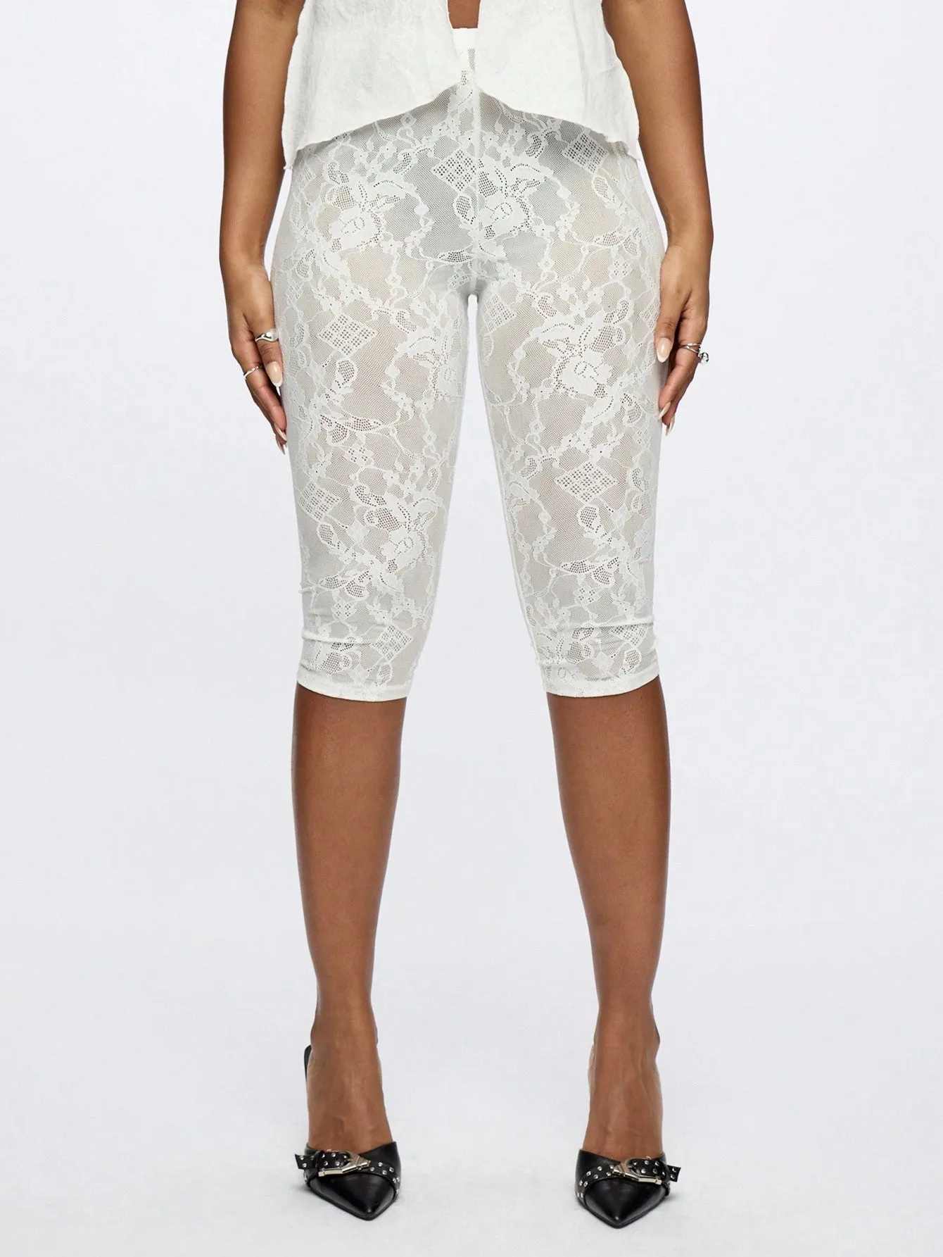 SUMWON WOMEN Lace Detail Capri Trousers