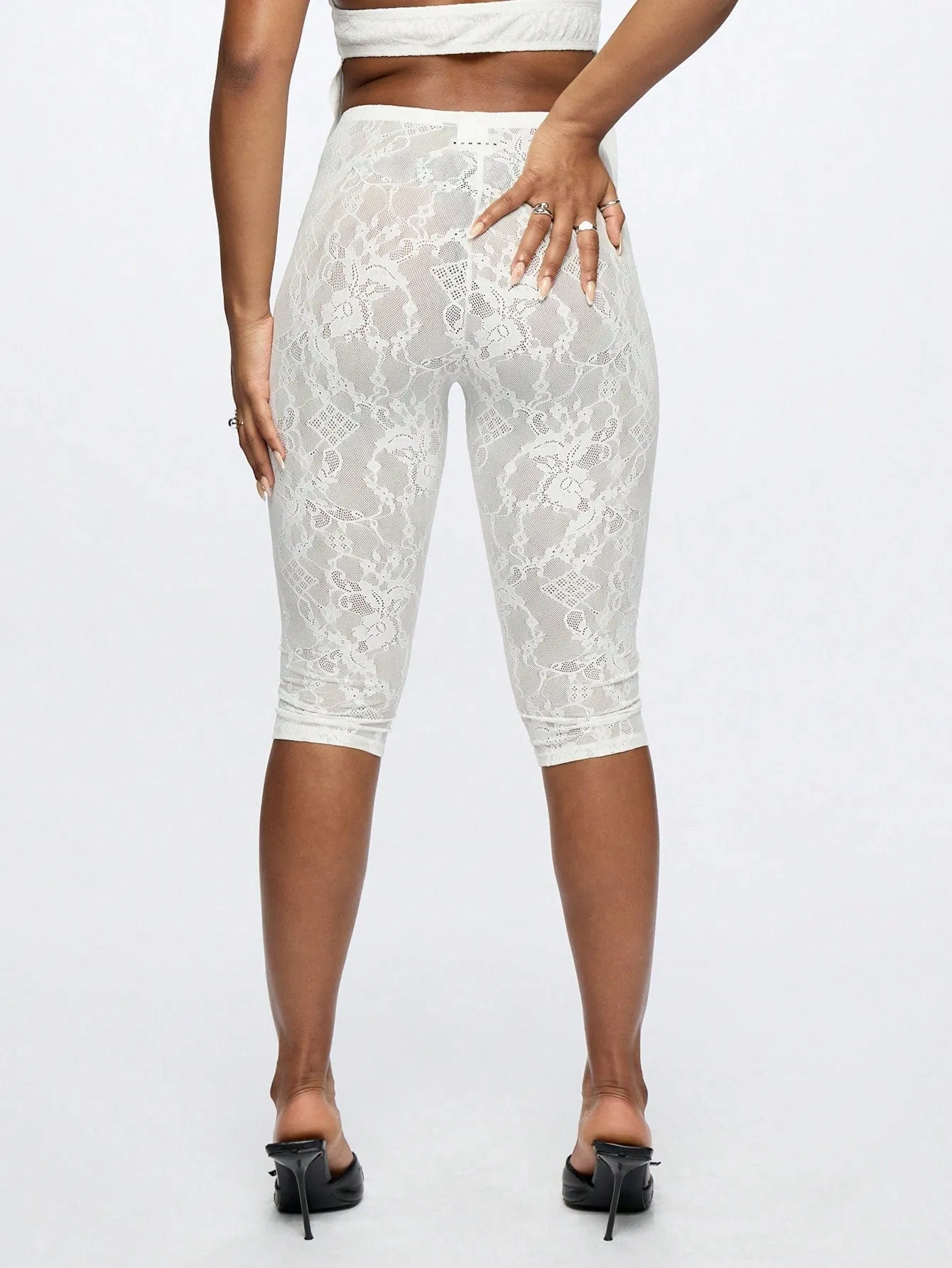 SUMWON WOMEN Lace Detail Capri Trousers