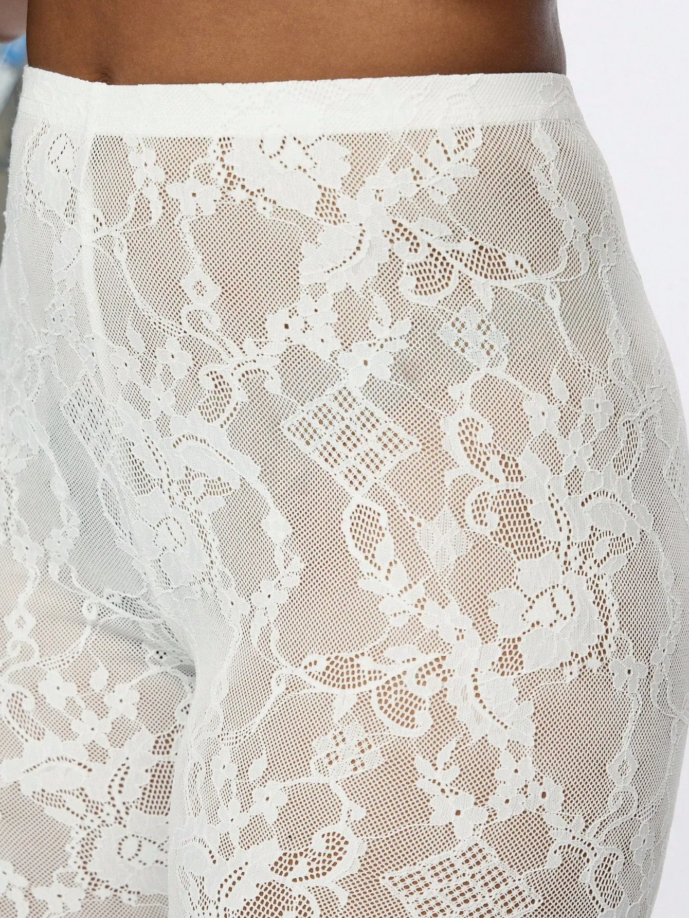 SUMWON WOMEN Lace Detail Capri Trousers